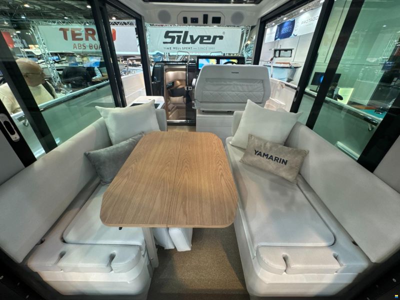 Yamarin AURA Cabin 34