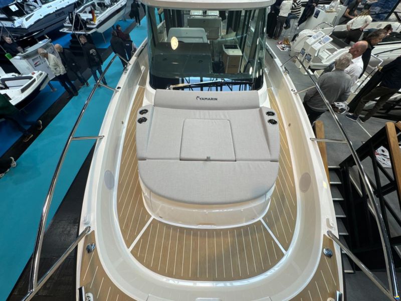 Yamarin AURA Cabin 34