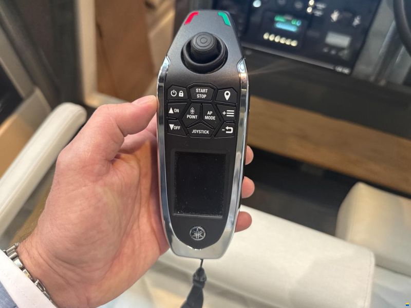 Yamarin AURA Cabin 34