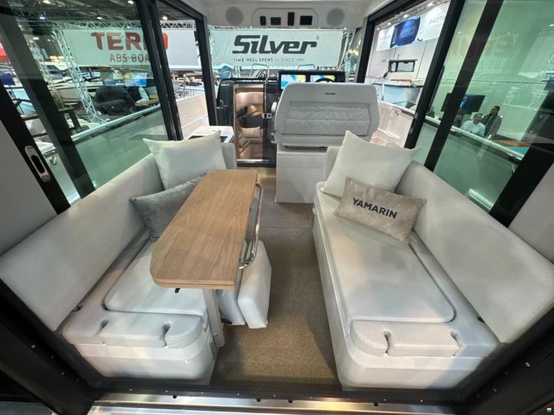 Yamarin AURA Cabin 34