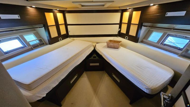Azimut 62S