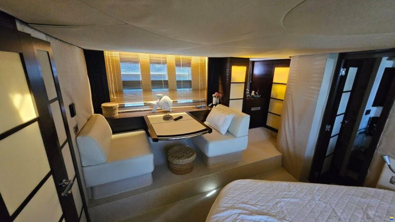 Azimut 62S