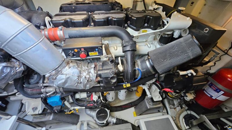 Azimut 62S