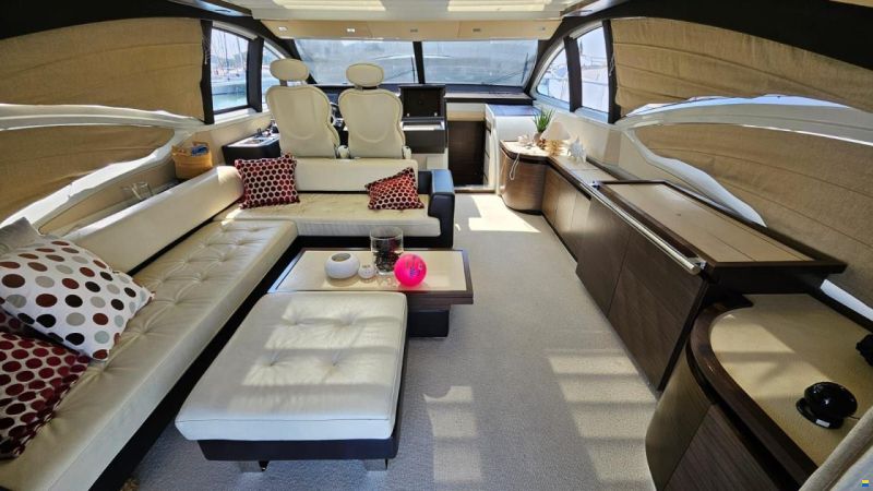 Azimut 62S