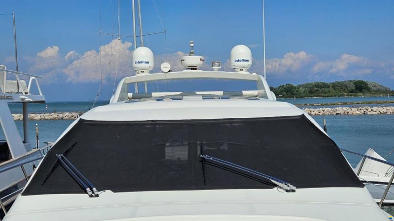 Azimut 62S