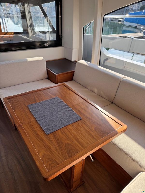 Jetten Beach 45