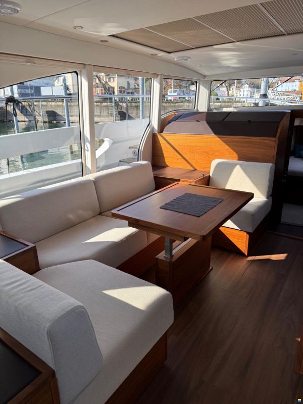 Jetten Beach 45