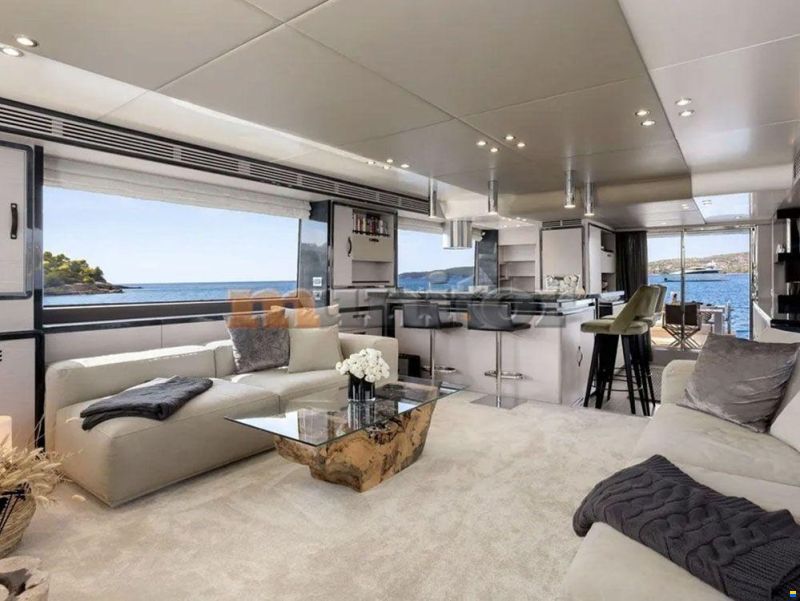 Azimut Magellano 76