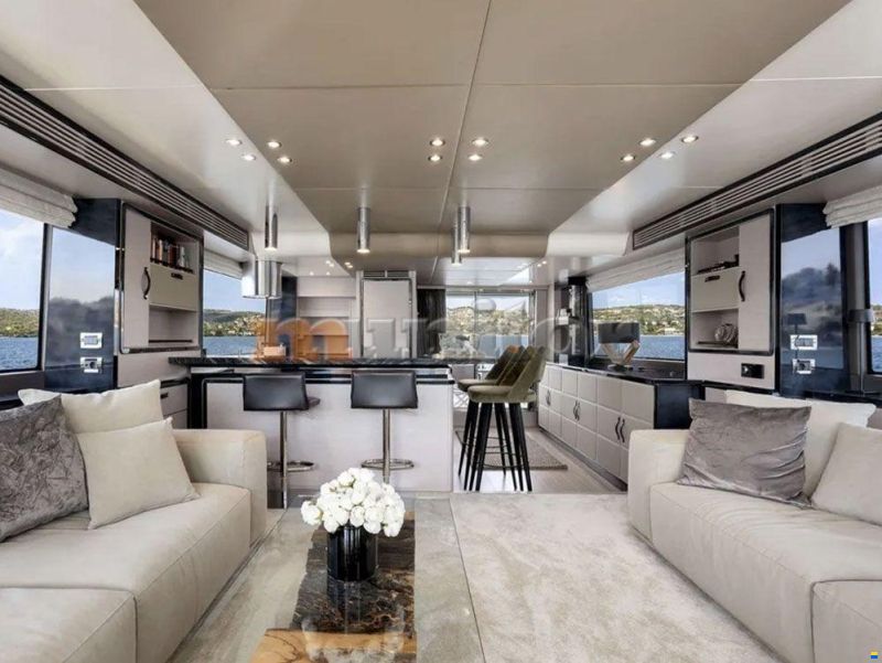Azimut Magellano 76