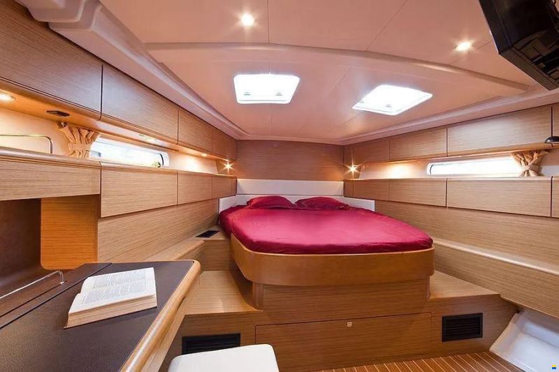 Jeanneau Yacht 53