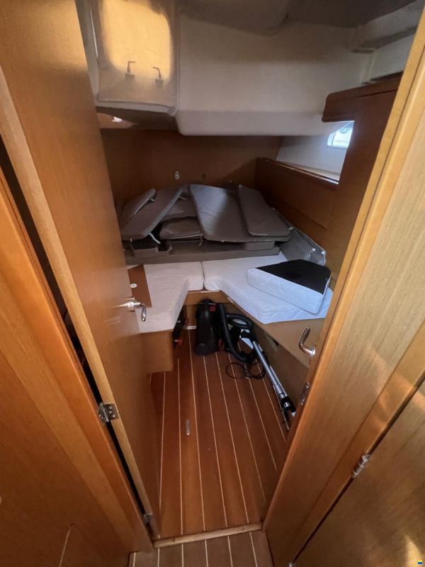 Jeanneau Yacht 53