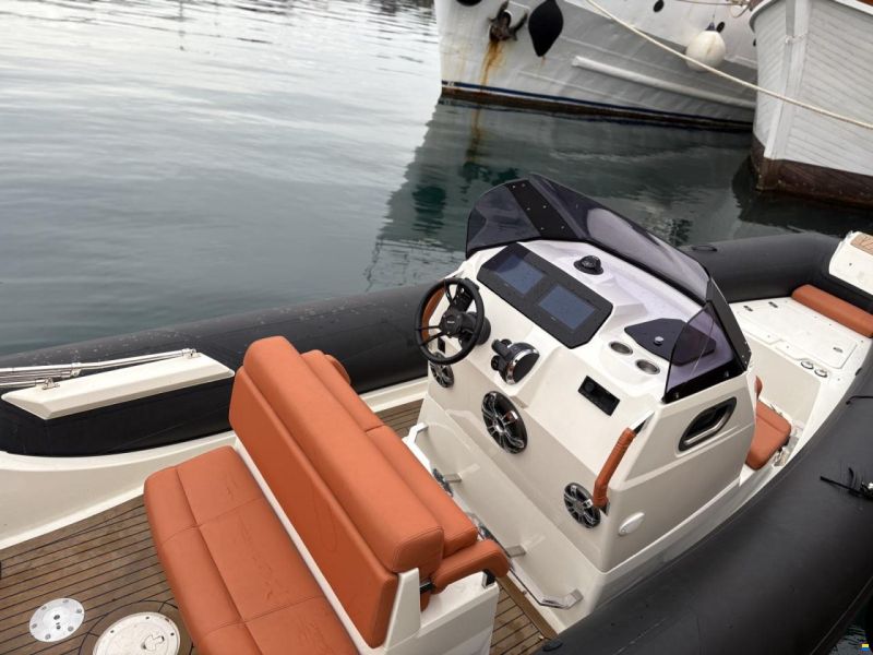 Brig Inflatable Boats Eagle 8H Hypalon