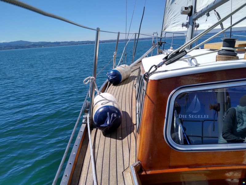 Center-Cockpit Regent