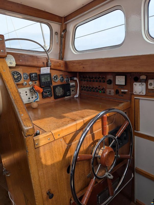 Center-Cockpit Regent