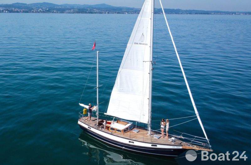 Center-Cockpit Regent