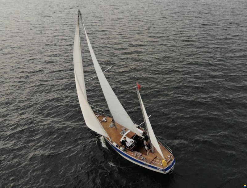 Center-Cockpit Regent