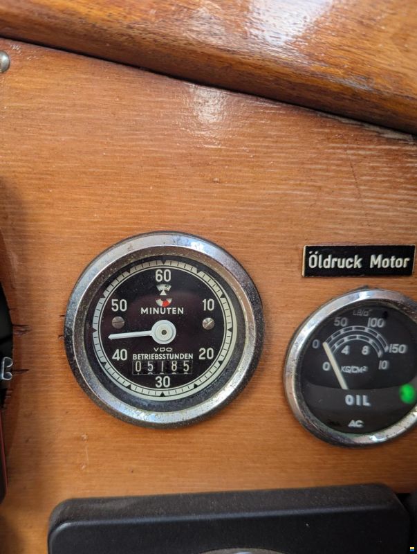 Center-Cockpit Regent