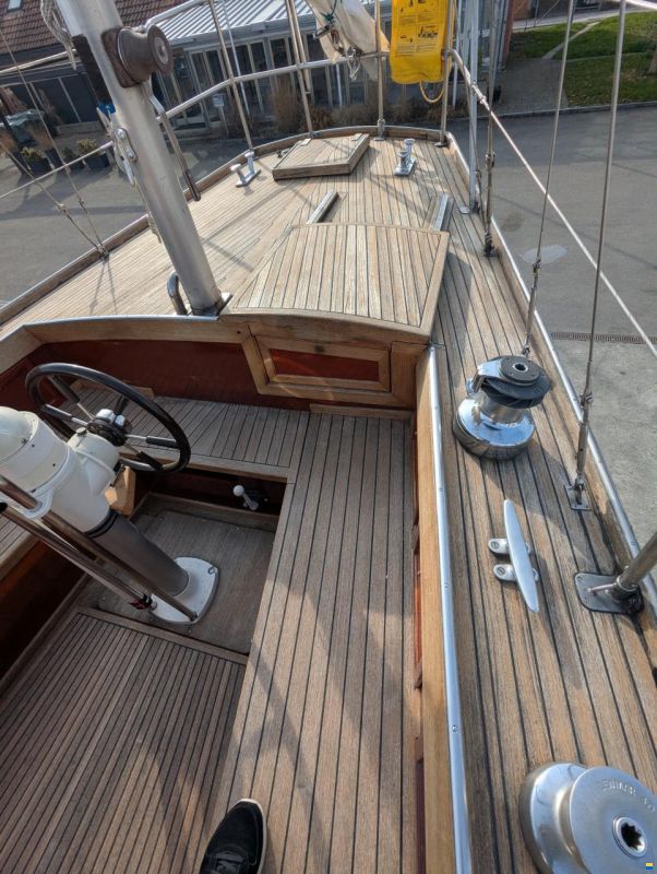 Center-Cockpit Regent