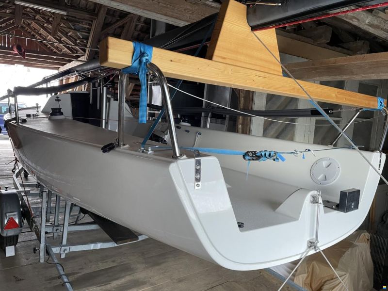 JComposite J70