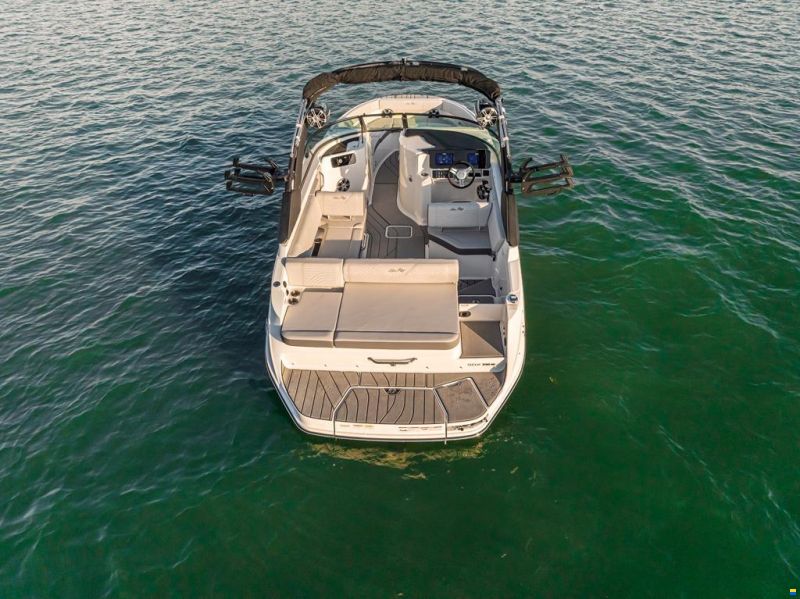 Sea Ray SDX 230 Surf