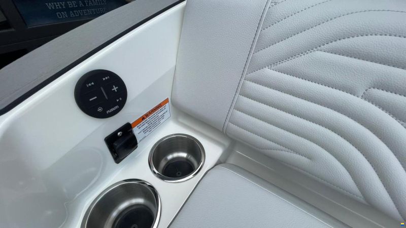 Sea Ray SDX 230 Surf