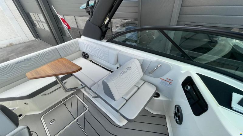 Sea Ray SDX 230 Surf