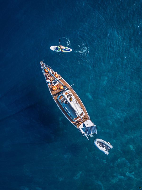 Coronado 35