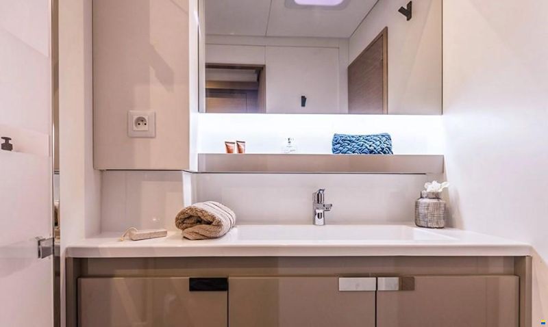 Fountaine Pajot Aura 51 Yacht Management