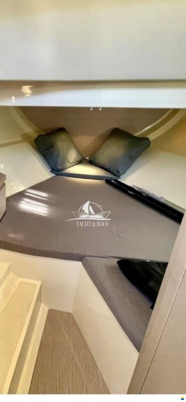 Invictus Capoforte CX 270