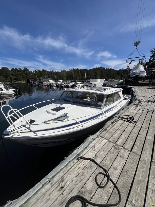Bertram 28 HT