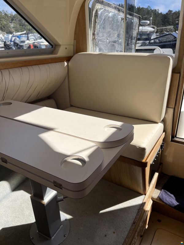 Bertram 28 HT