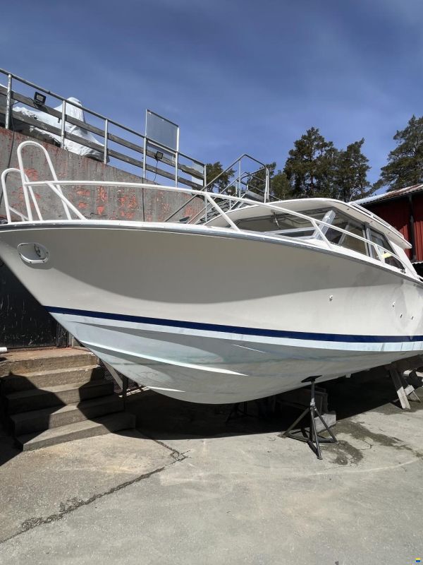 Bertram 28 HT