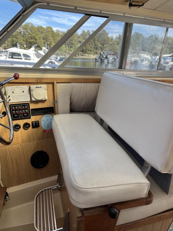 Bertram 28 HT
