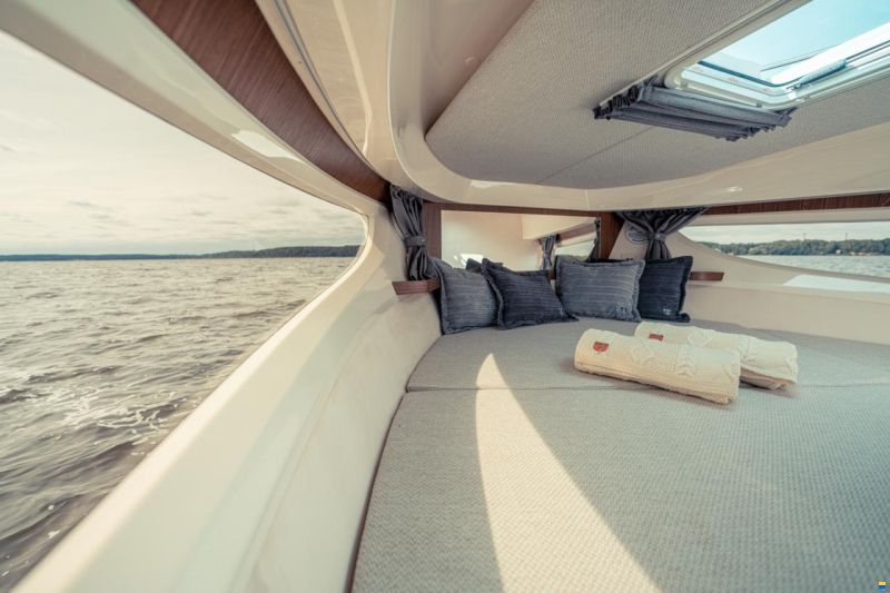 Marex 330 SCA