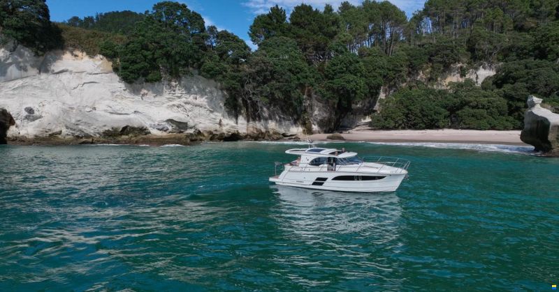 Marex 330 SCA