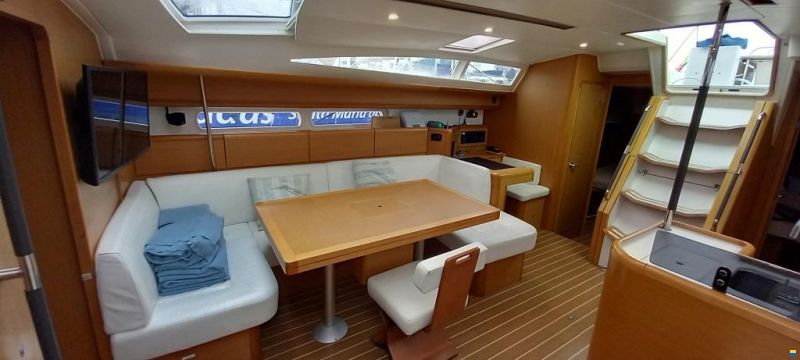 Jeanneau 53