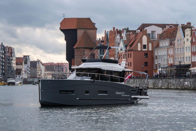 Cobra Futura 40 Grand Horizon