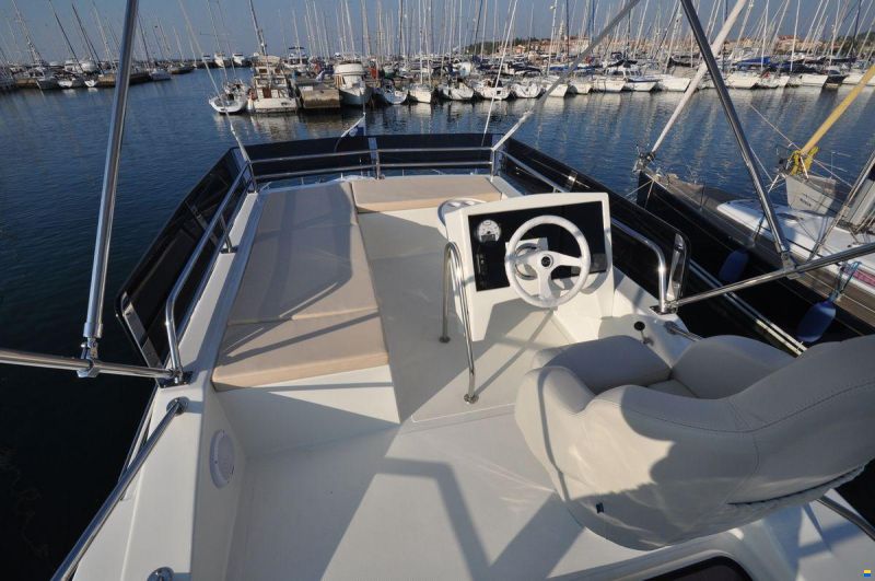 Cobra Futura 40 Grand Horizon