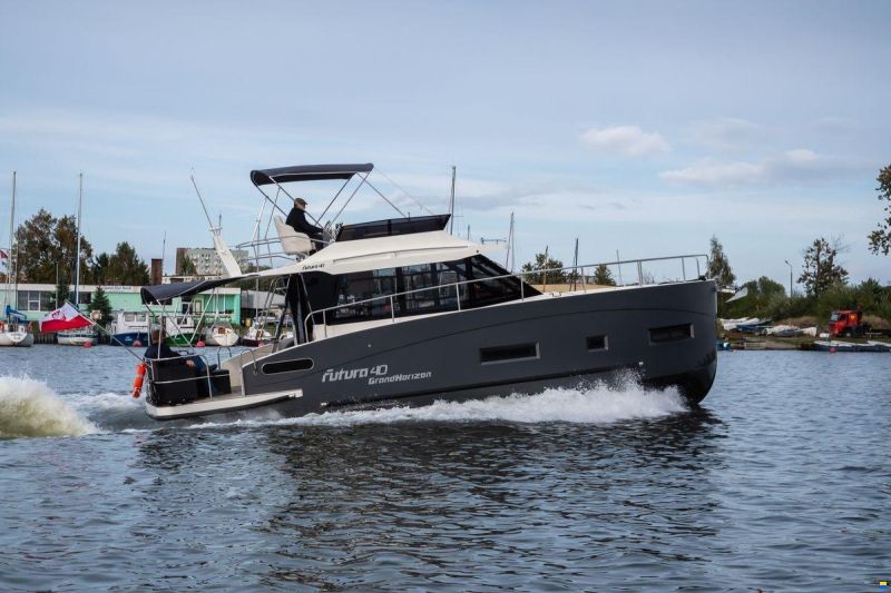 Cobra Futura 40 Grand Horizon