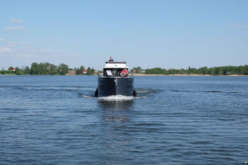 Cobra Futura 40 Grand Horizon
