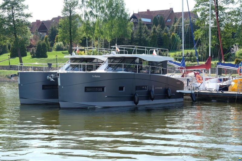 Cobra Futura 40 Grand Horizon