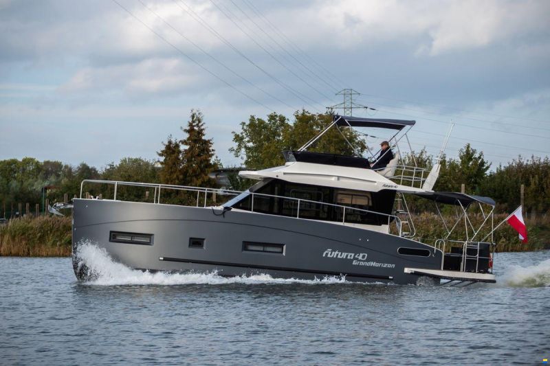 Cobra Futura 40 Grand Horizon