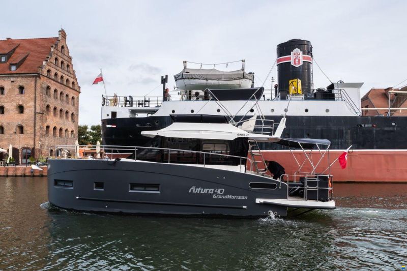Cobra Futura 40 Grand Horizon
