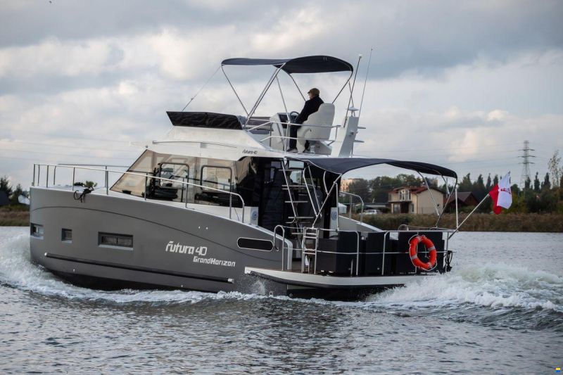 Cobra Futura 40 Grand Horizon