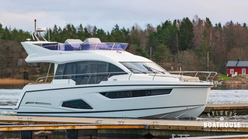 Sealine F430