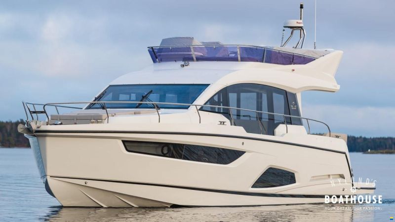Sealine F430