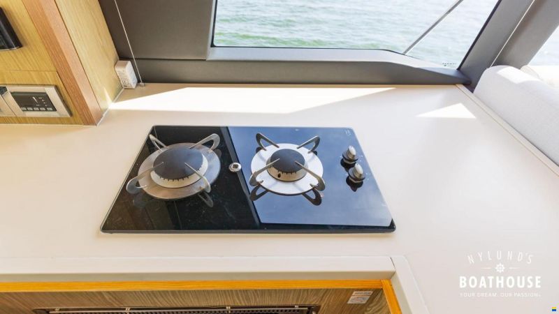 Sealine F430