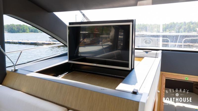 Sealine F430