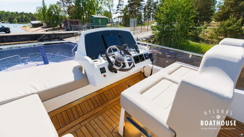 Sealine F430
