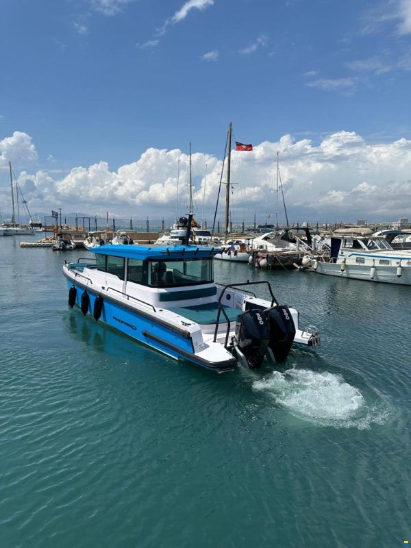 Axopar 37 Cross Cabin